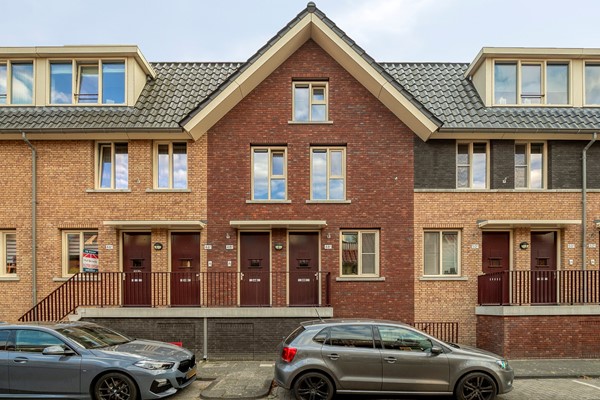 Te koop: Heerlijk ruime en moderne 3-kamer benedenwoning (2012) met prachtige tuin op het zuiden, eigen parkeerplaats in de parkeerkelder en energielabel A!
